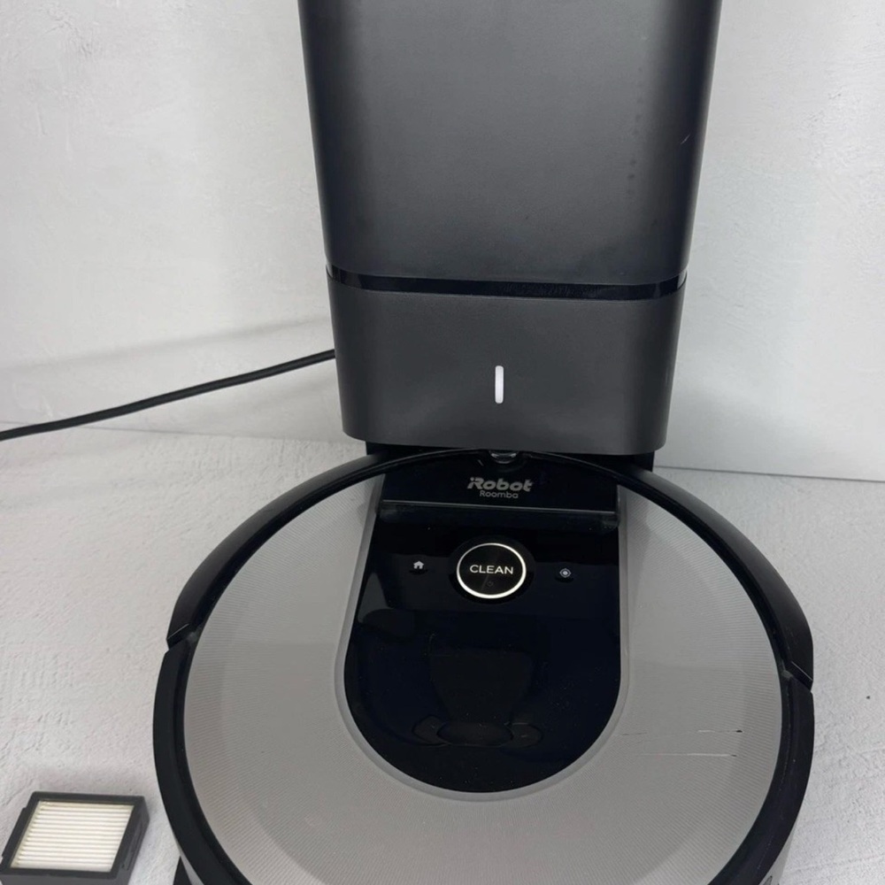 iRobot Roomba i6 (I655020) Wi‑Fi Robot Vacuum self emptying + Extra Filter
